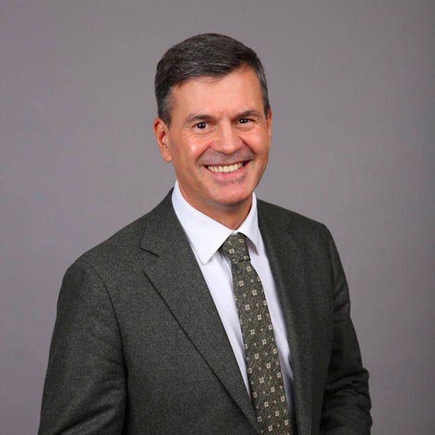 Алексей Геннадиевич Комиссаров - ректор Президентской Академии