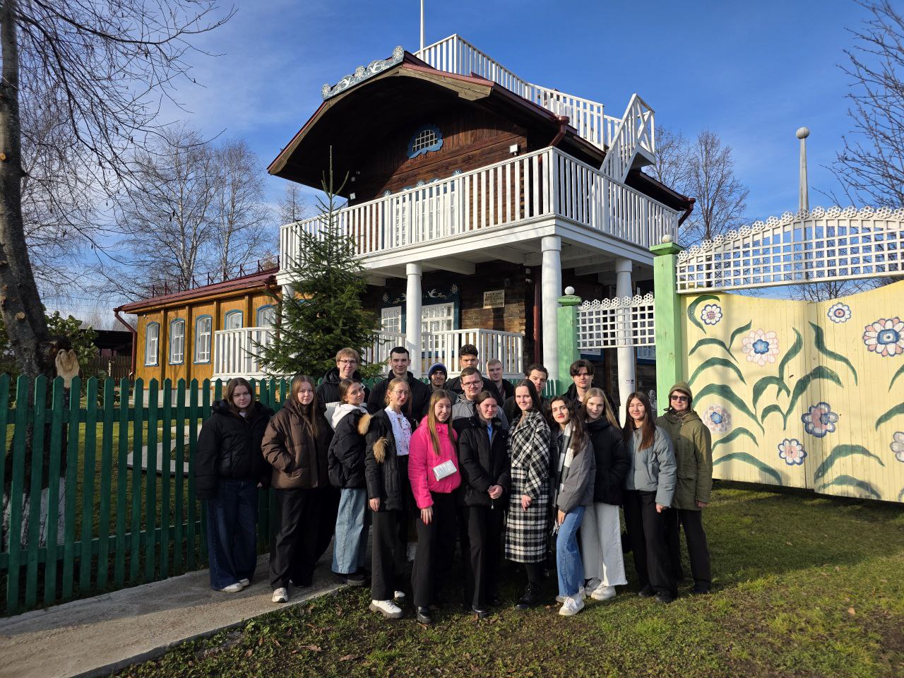 Студенты пермского филиала Президентской академии посетили дом-музей Василия Каменского