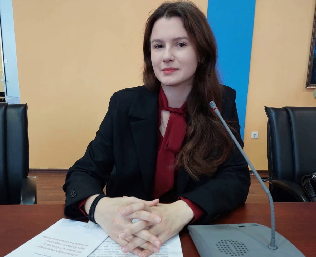 Студенты приняли участие в заседании правового клуба «Человек и закон»