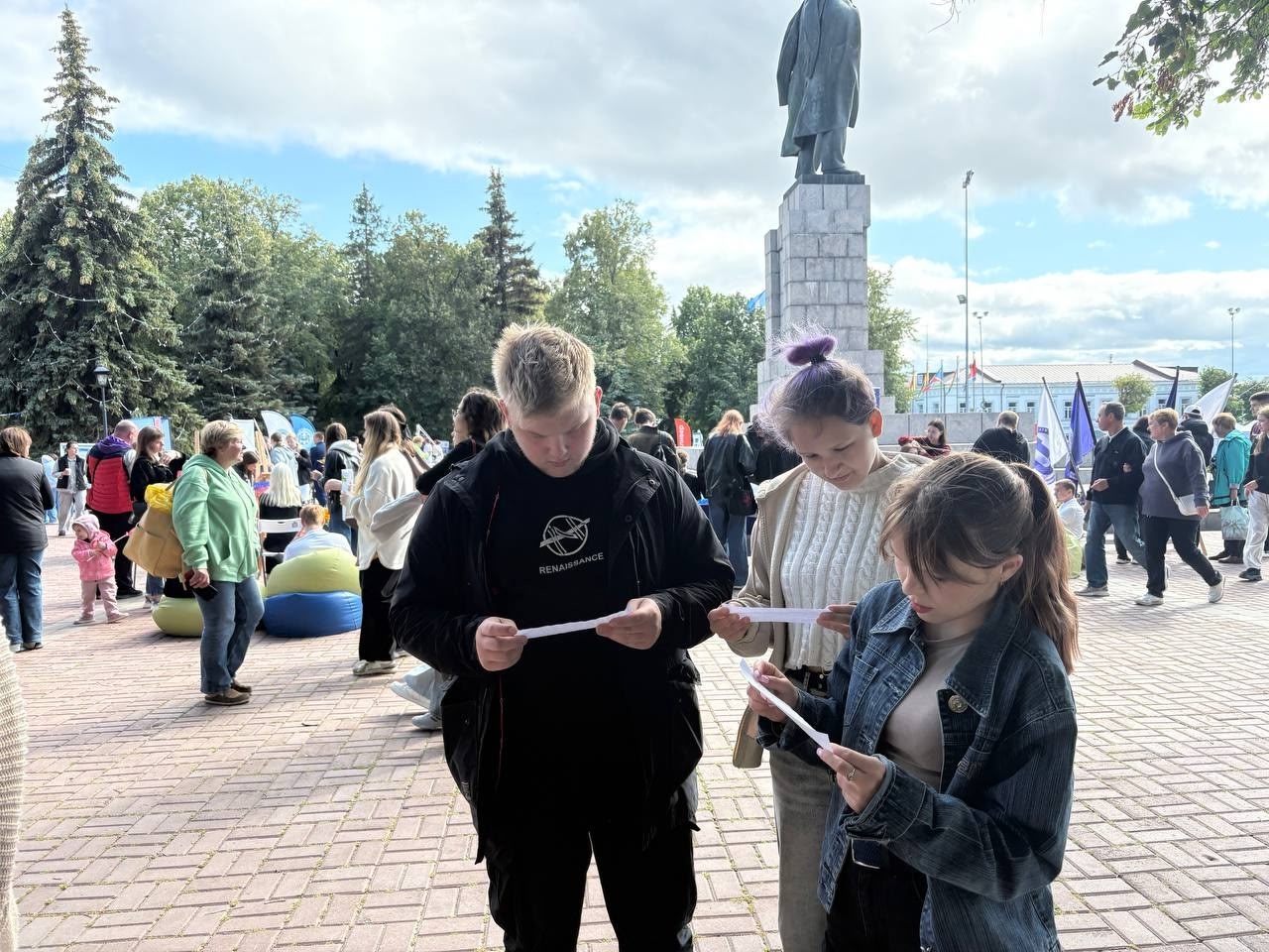 Преподаватели и студенты Ульяновского филиала Президентской академии приняли участие в праздновании Дня молодежи