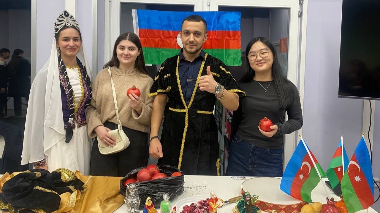 Студенты Президентской академии на Ярмарке культур