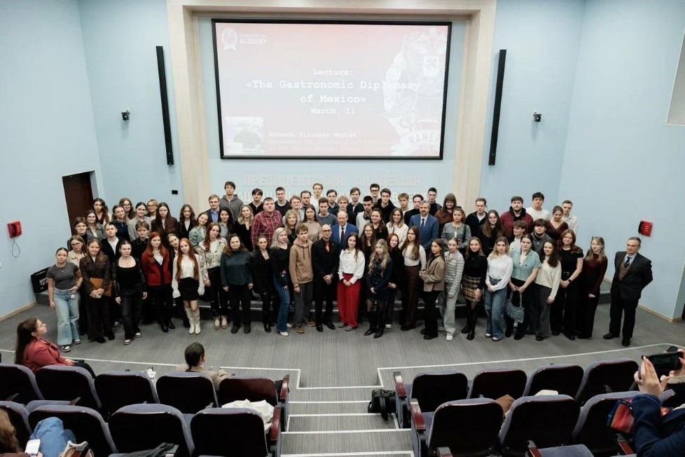 Gastronomy as the language of diplomacy: meeting with the Ambassador of Mexico