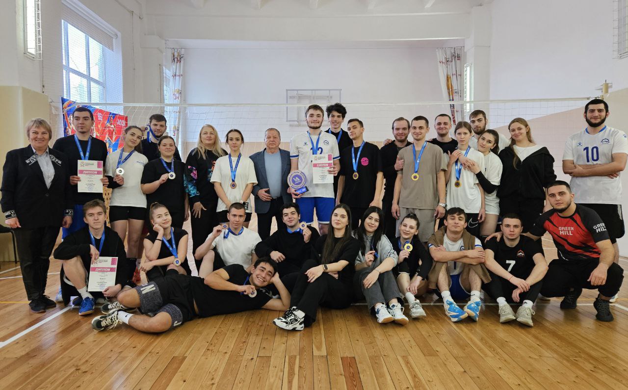 Предновогодний волейбольный турнир УниверЛиги