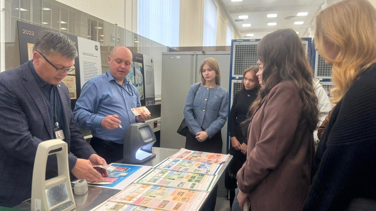 Студенты Карельского филиала Президентской академии посетили эксклюзивную экскурсию «Время и деньги»