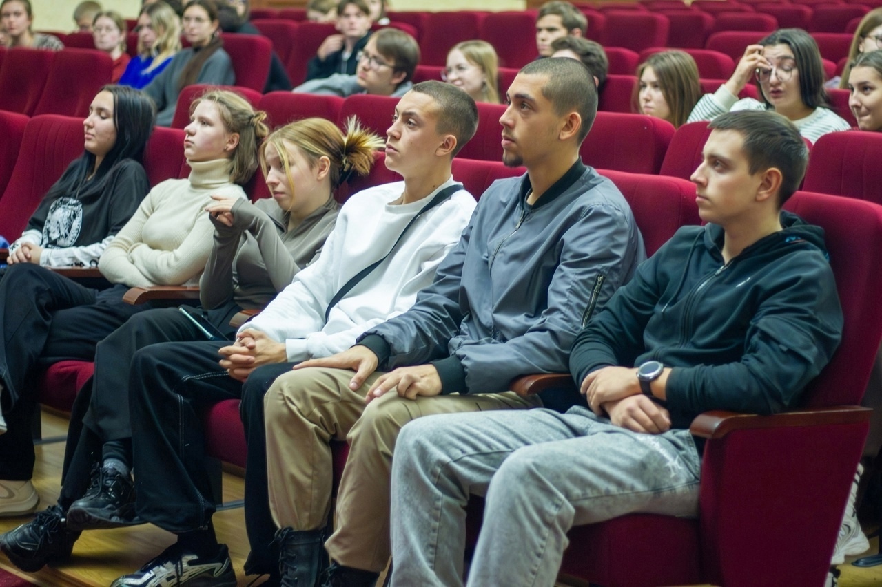 Студенты Дзержинского филиала РАНХиГС приняли участие в лекции «Роль спорта в жизни государственного служащего»