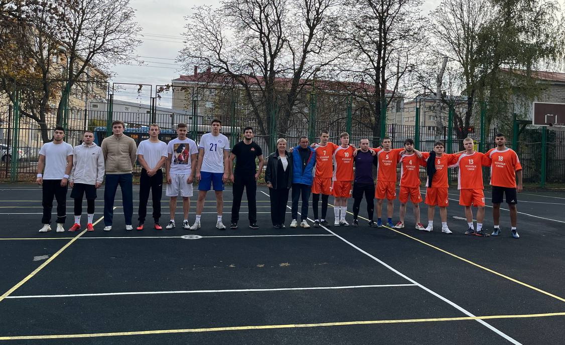 «КомПАС» и «Энергия связи» сыграли товарищеский матч по футболу