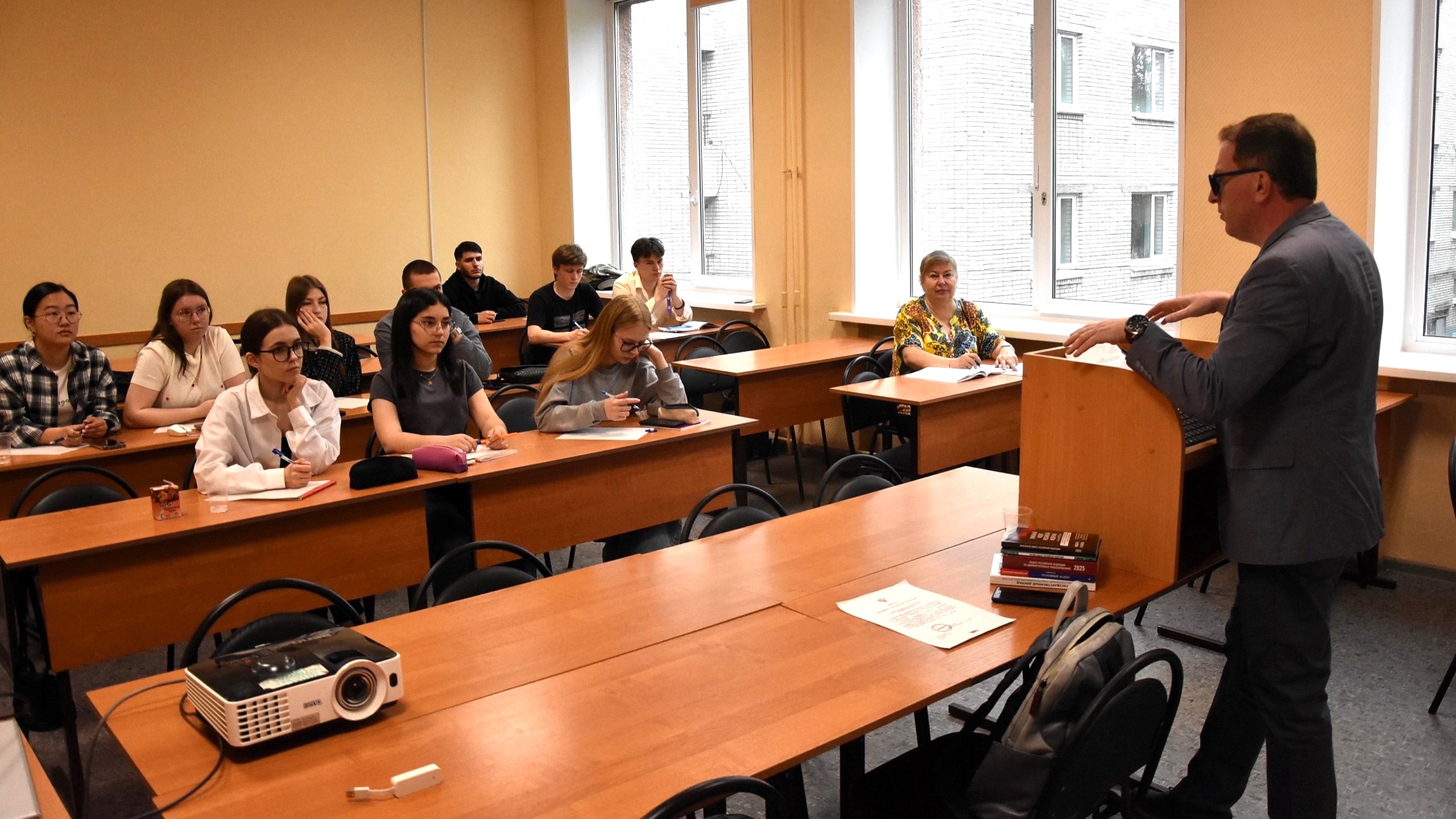 Студентам Академии прочитана экспертная лекция по аспектам региональной безопасности в Карелии  3 июня студентам 1 курса очной формы обучения, направления «Финансы и кредит» Карельского филиала Президентской академии, в рамках изучения дисциплины «Основы 