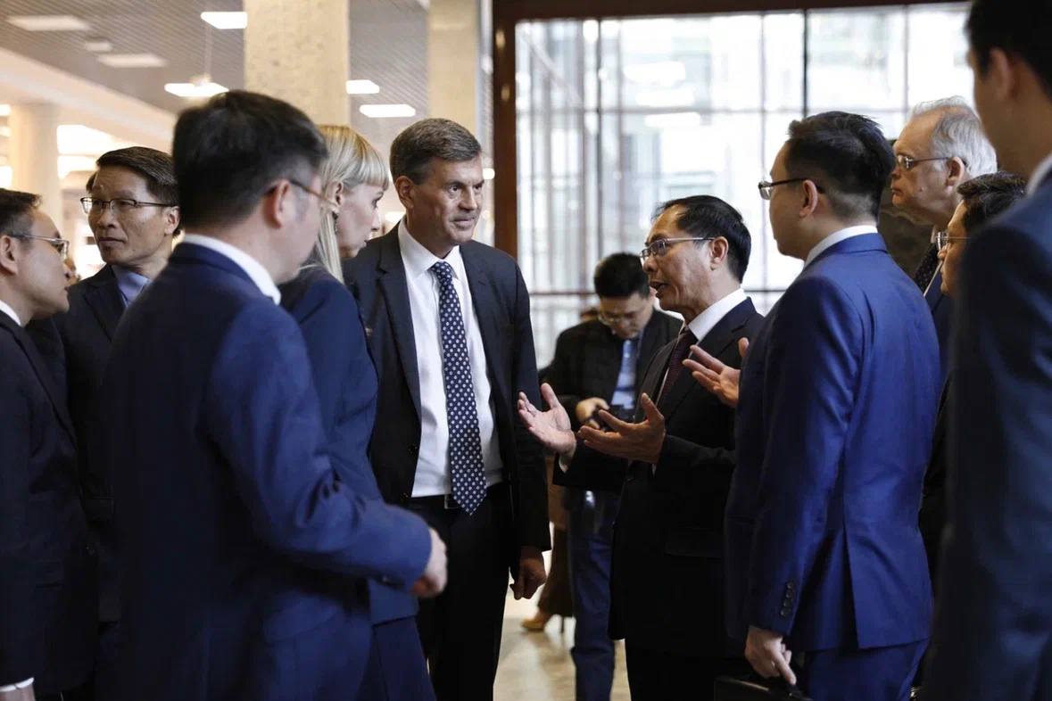 Vietnamese Deputy Prime Minister visited the Academy