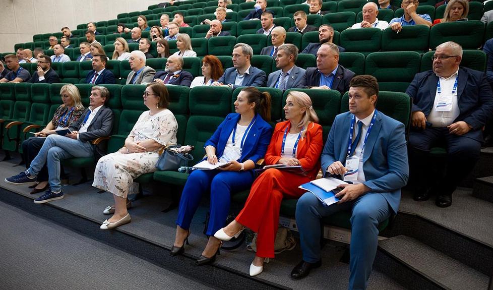 Региональные депутаты Донбасса и Новороссии проходят обучение в Президентской академии