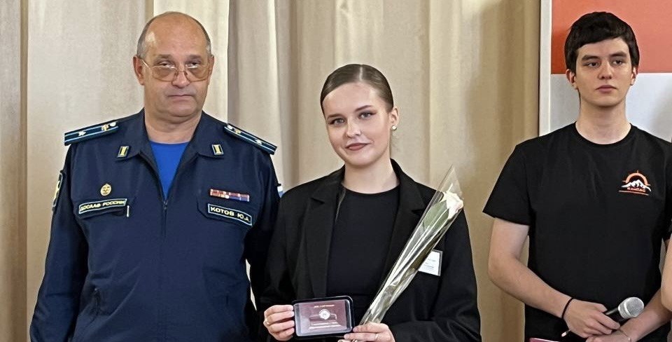 Ангелина Рощупкина награждена знаком Ворошиловского стрелка первой степени