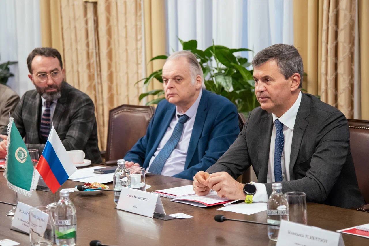 The Ambassador of the League of Arab States visited the Academy