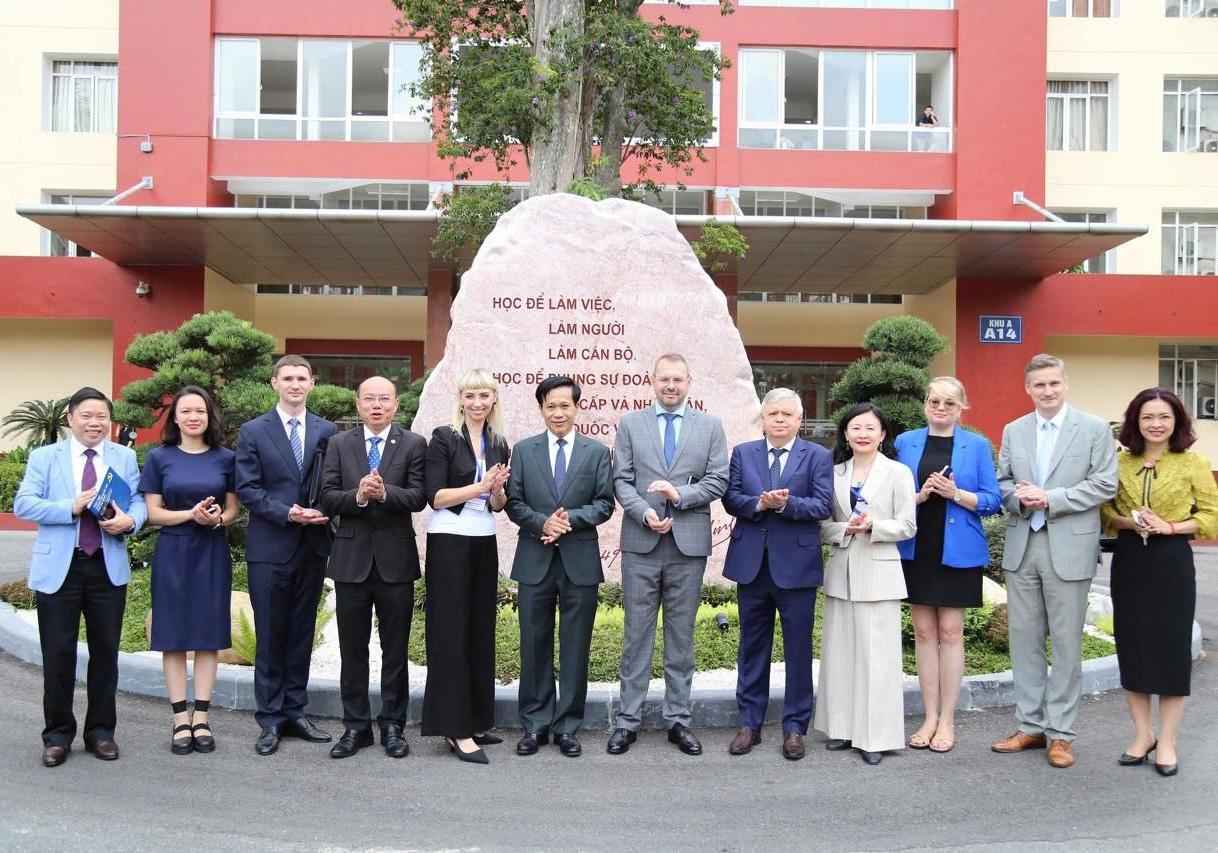 The Academy has launched a professional development project for civil servants of Russia and Vietnam