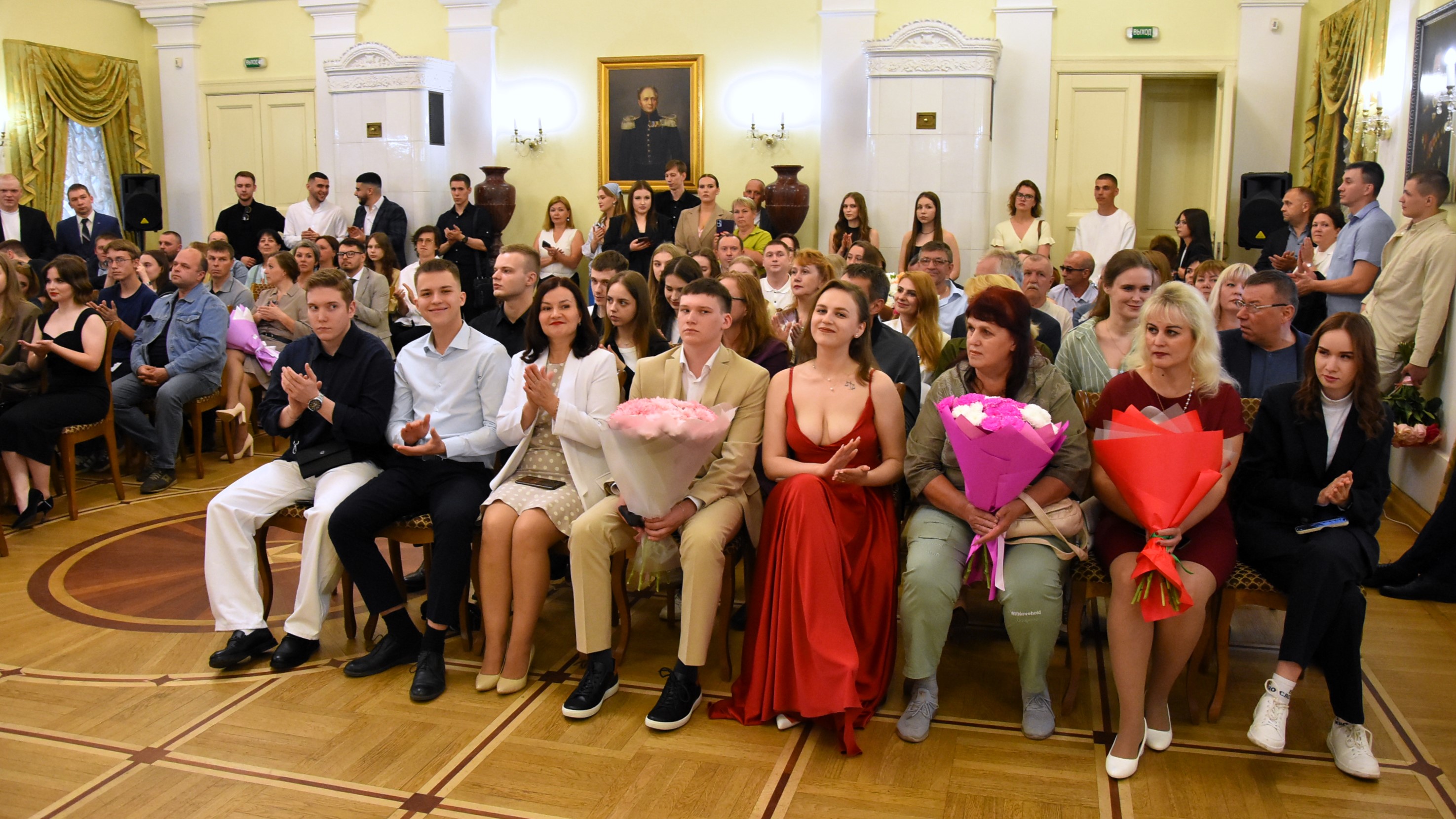 Торжественная церемония вручения дипломов выпускникам Президентской академии