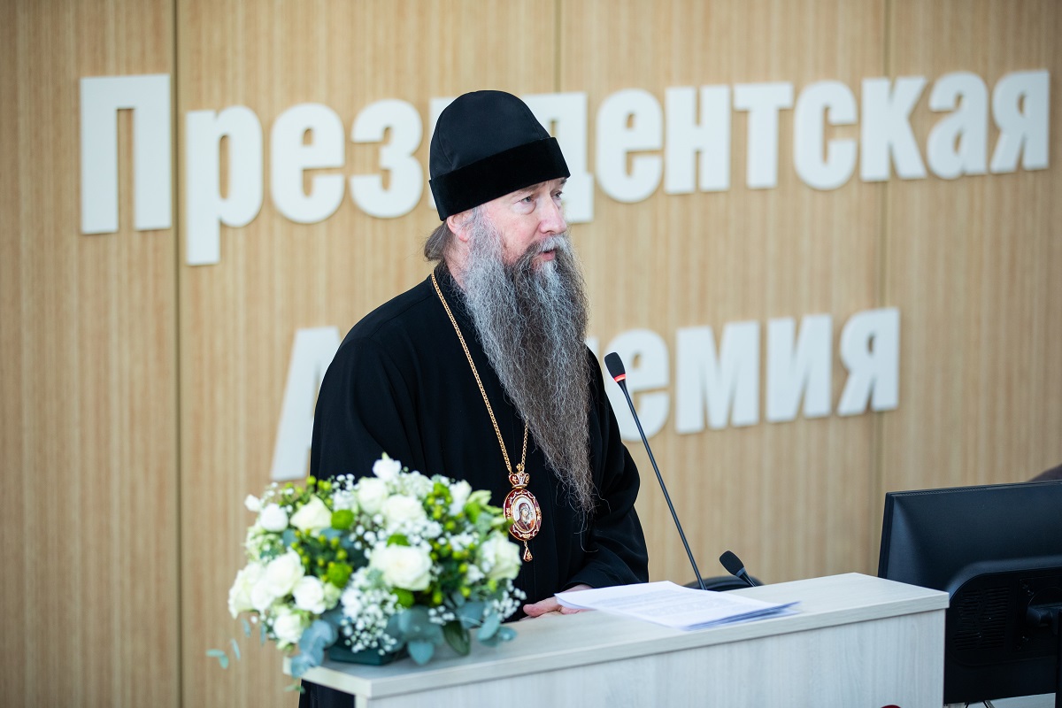 Фальсификация истории, кризис веры и реальный Русский мир: в Академии прошла лекция епископа Кирилла к 80-летию Победы