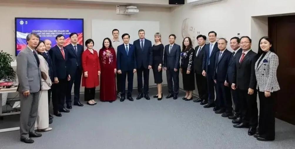 The Vietnamese delegation has completed its training in the professional development program at the Presidential Academy 