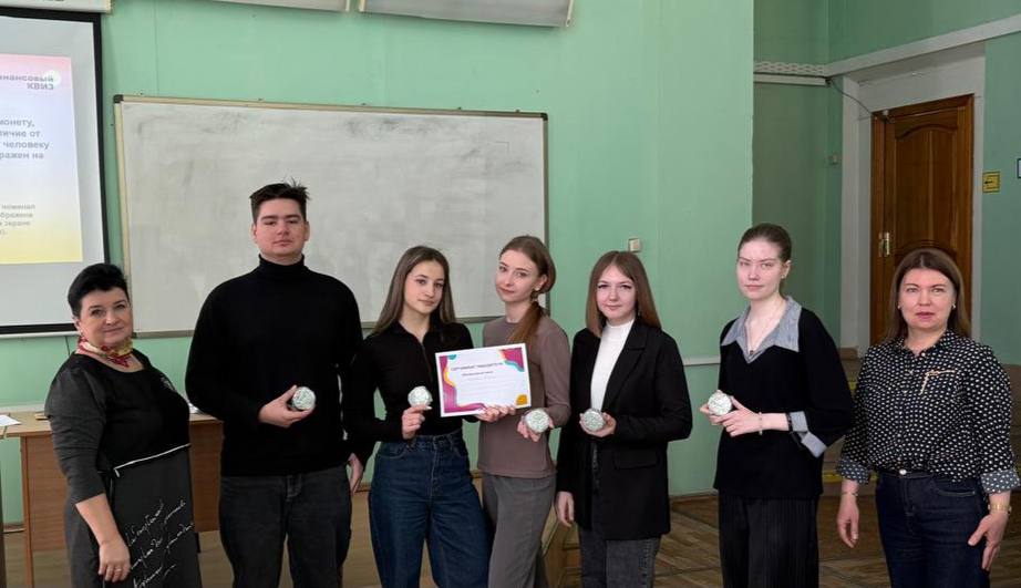  В  Президентской академии в Хабаровске прошел занимательный квиз-конкурс по экономике