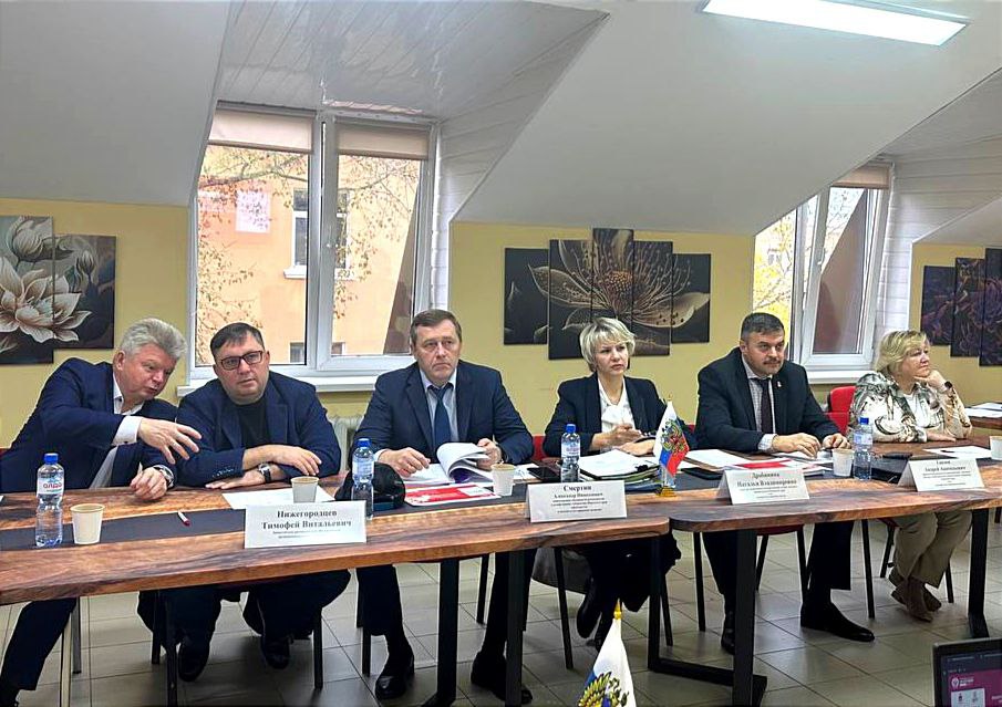 В «Школе мэров» защитили выпускные работы