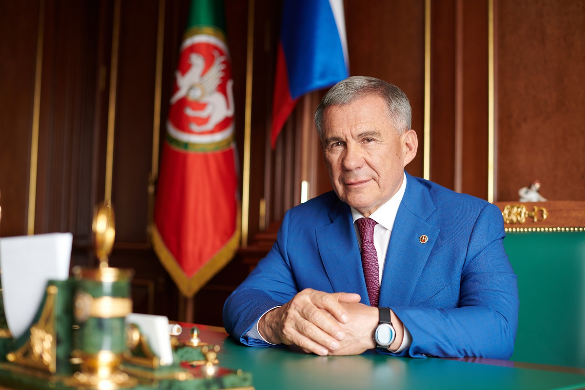 Поздравление Главы (Раиса) Республики Татарстан Рустама Минниханова