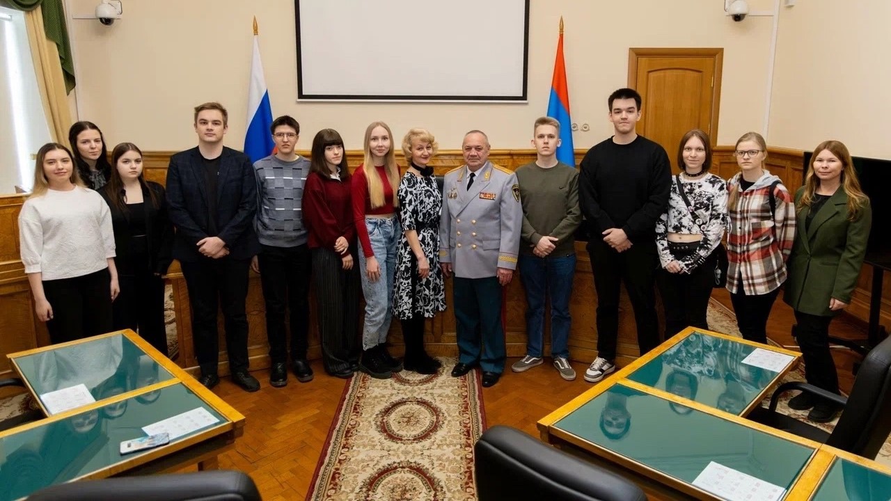 Студенты Карельского филиала РАНХиГС посетили Законодательное собрание Республики Карелия