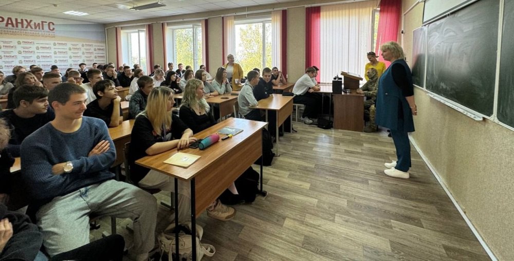 Встреча с героем наших дней прошла в Президентской академии