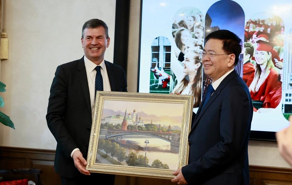 Академию посетила делегация ЦК Коммунистической партии Китая