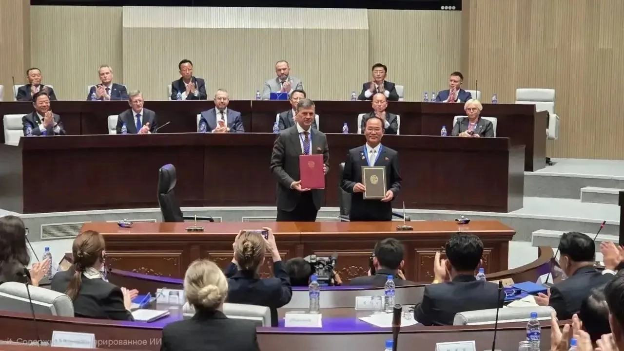 Президентская академия и Академия народного хозяйства КНДР подписали меморандум о сотрудничестве