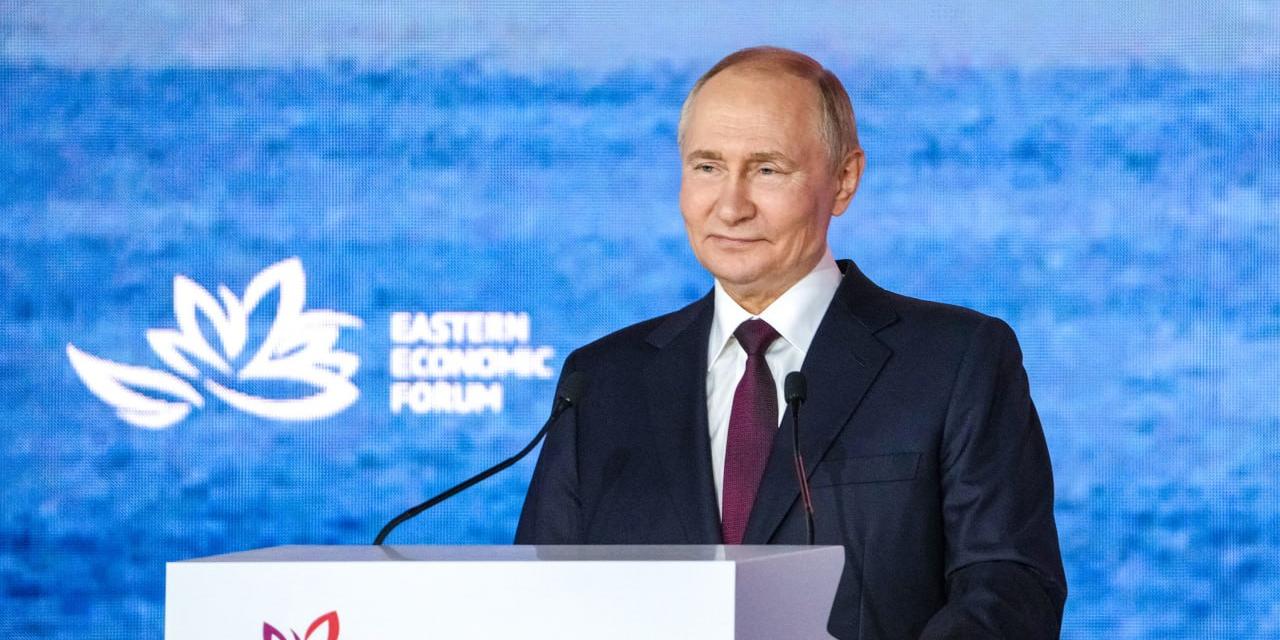 Президент Владимир Путин дал ряд поручений Правительству в ходе выступления на пленарном заседании ВЭФ-2025