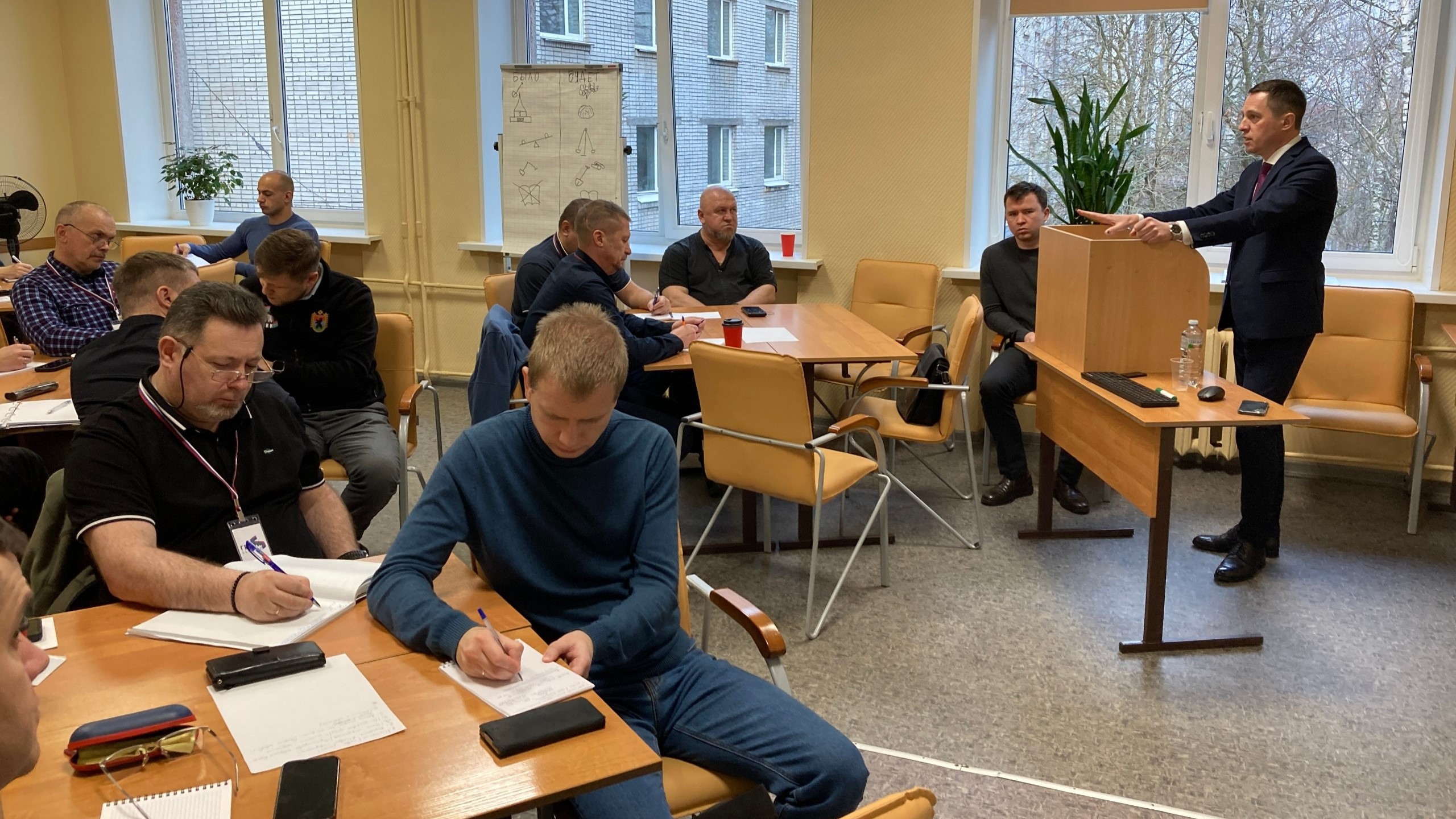 Заместитель Премьер-министра Правительства Карелии по вопросам экономики провел занятие для участников программы «Герои Карелии»