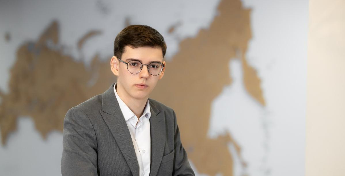 Дипломат – кто это, что делает и как им стать
