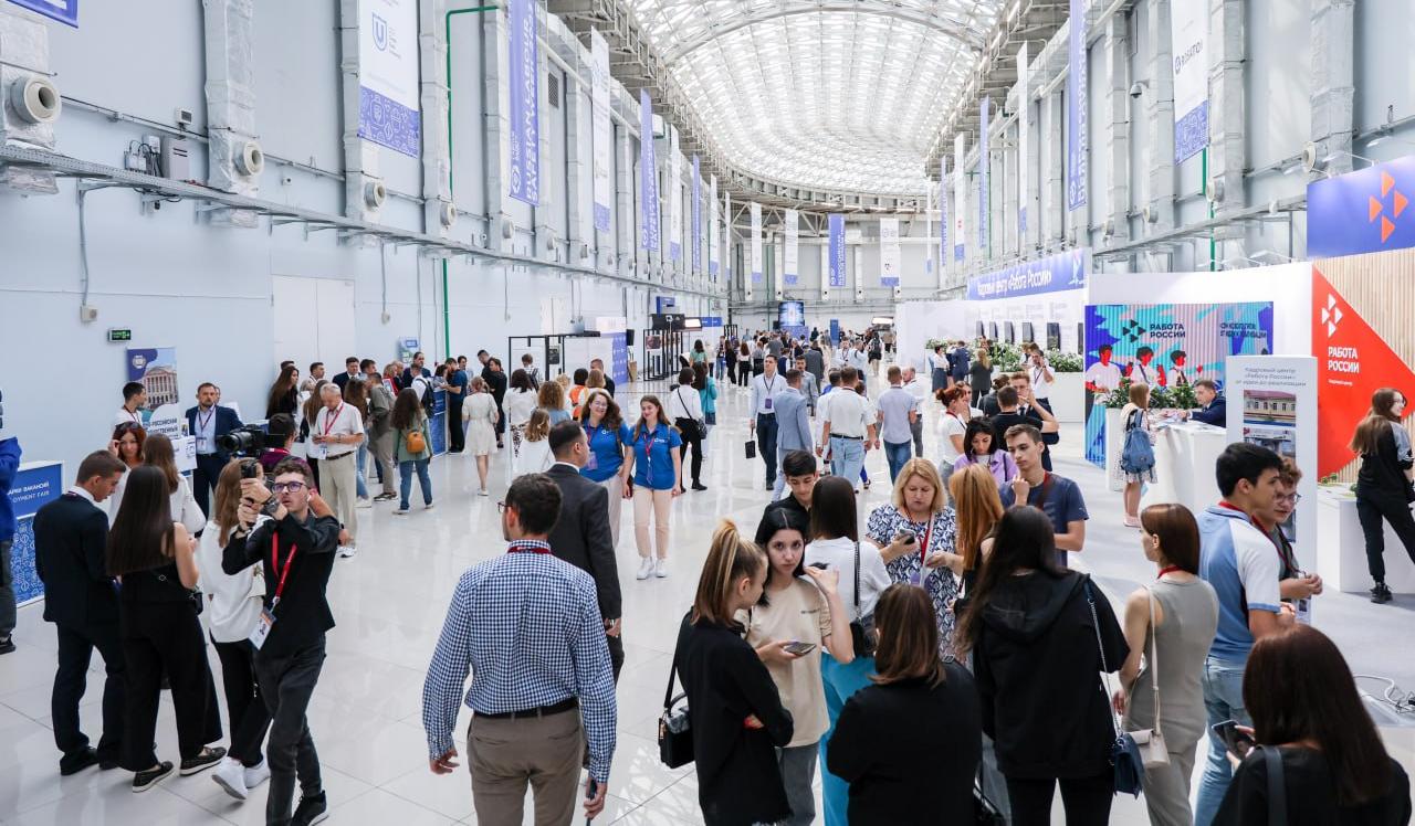 Тема дня: Татьяна Голикова: На ВНОТ-2024 состоится свыше 150 мероприятий