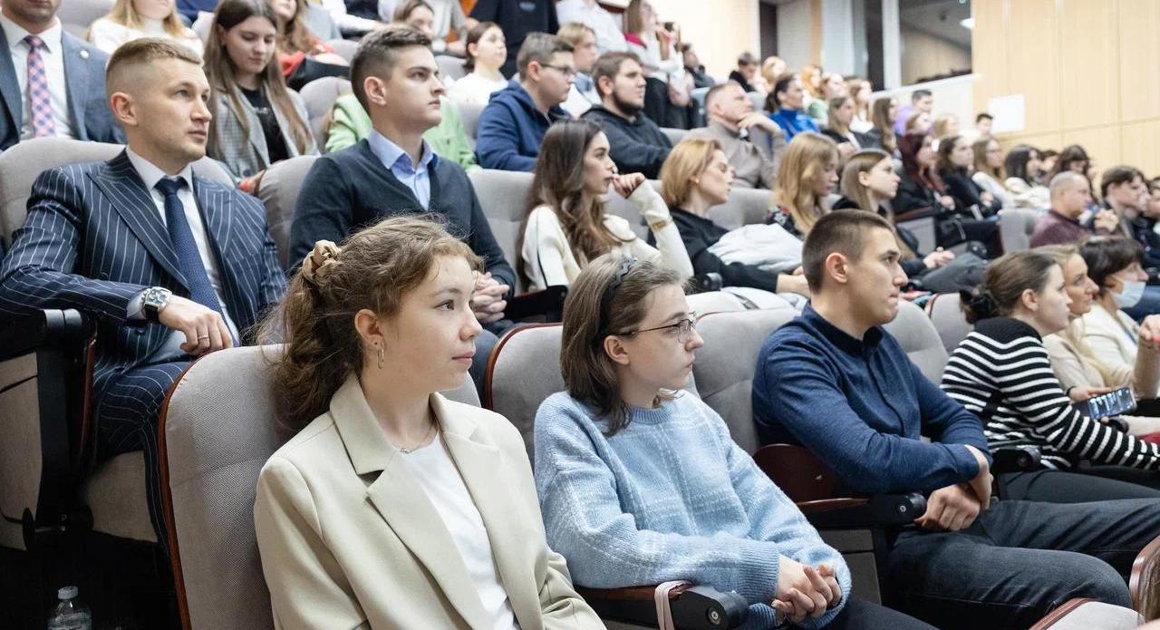 Как в Академии учат управлять государственными и муниципальными предприятиями?