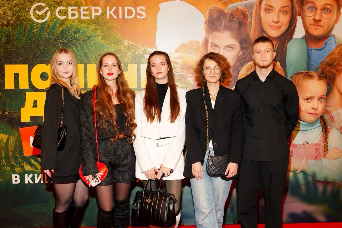 Медиалидеры Академии посетили закрытую премьеру фильма «Папины дочки. Мама вернулась» благодаря партнеру Академии — Сберу