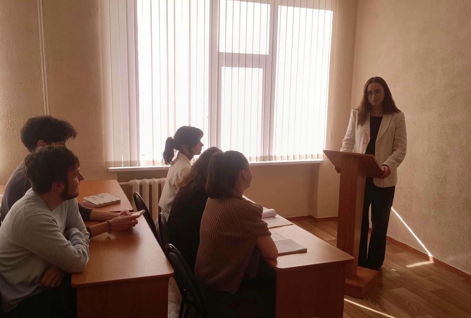 Студенты осваивают навыки поиска информации