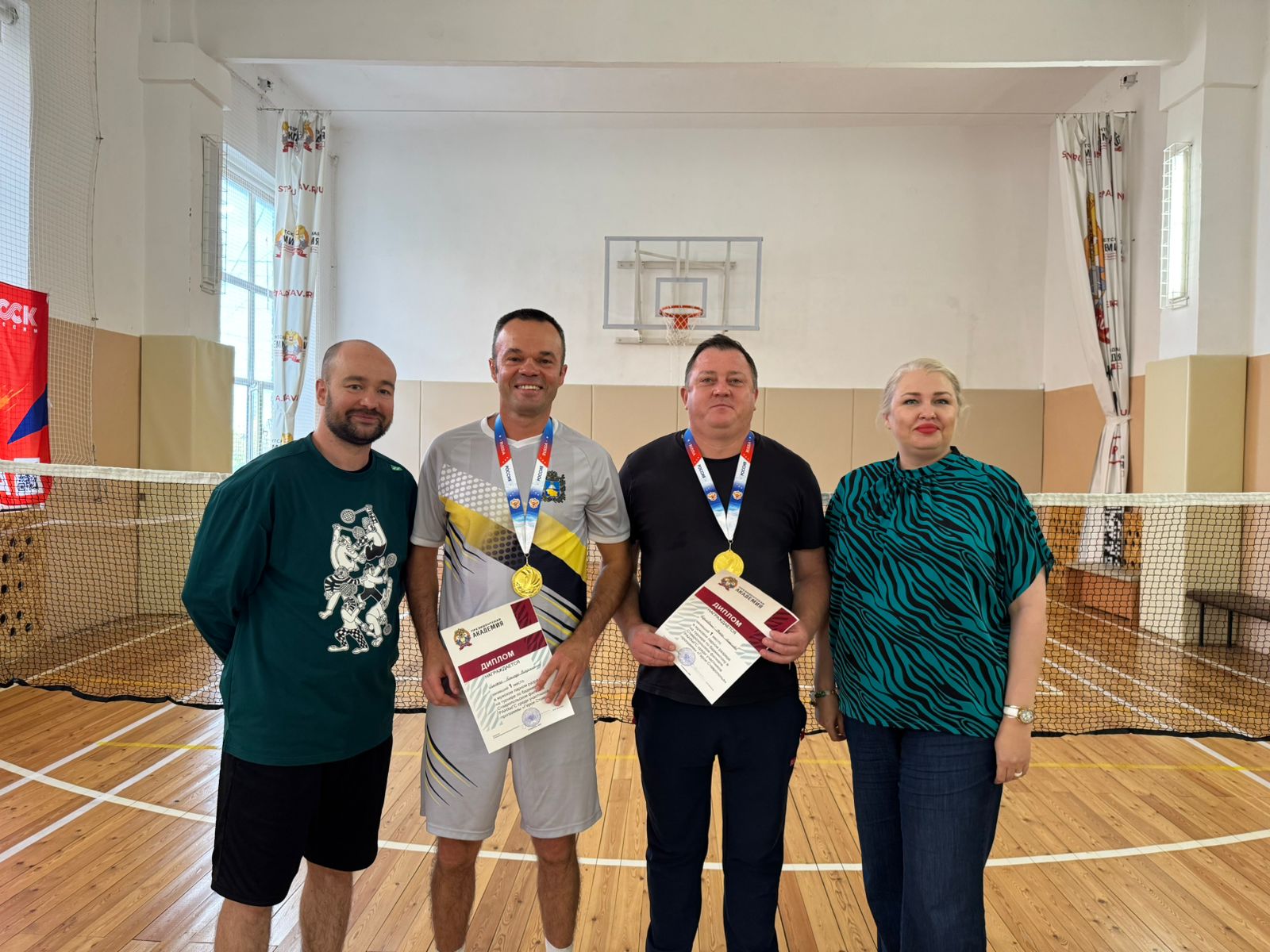 Студенческий клуб «КомПАС провел турнир по бадминтону