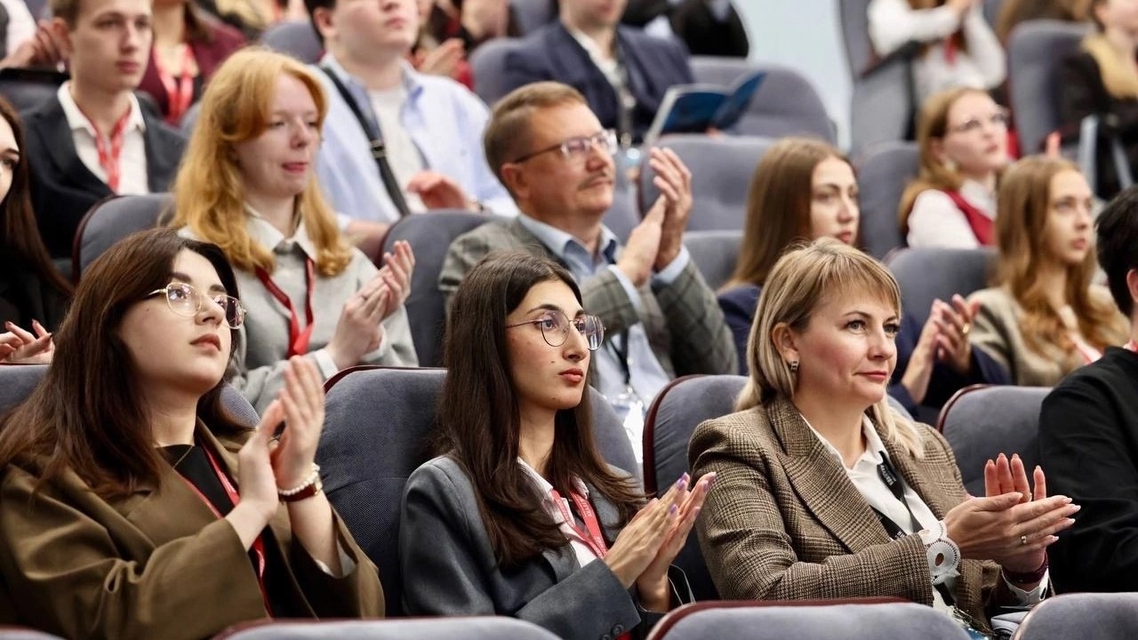 Студенты Карельского филиала РАНХиГС участвуют в работе съезда СНО Президентской академии