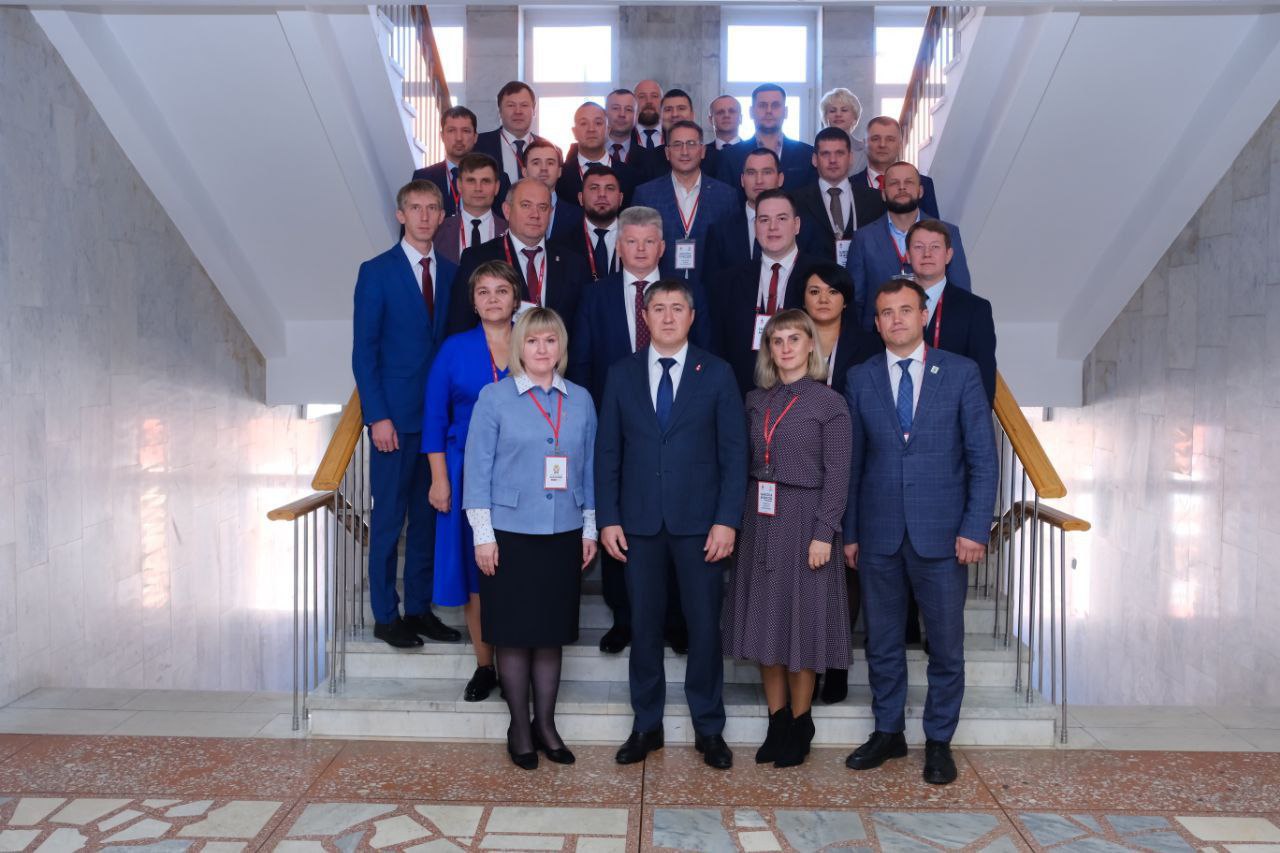 Состоялся первый выпуск "Школы мэров"